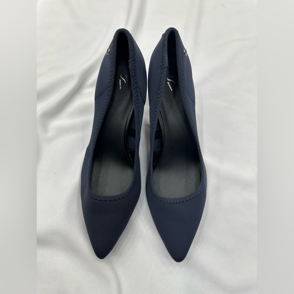 Simply Vera Wang Pumps - Picture 3 of 8